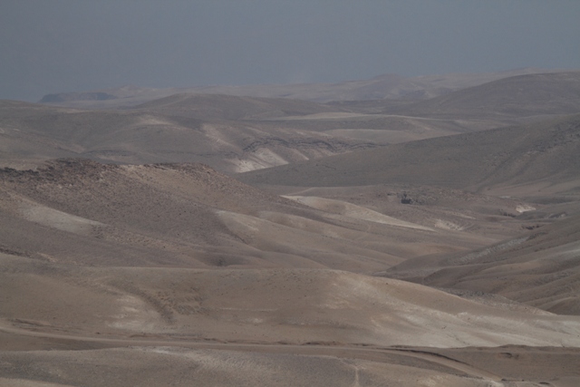 في العدد 71| سلطة جودة البيئة تجيز مبدئيا إقامة مصنع الاسمنت لكنها لم تستلم حتى اللحظة دراسة تقييم الأثر البيئي