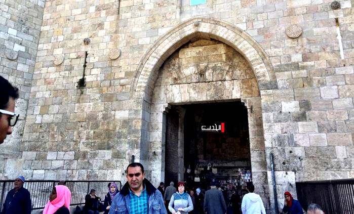 اصابة شرطي محتل بعد طعنه بالقدس وفرار المنفذ