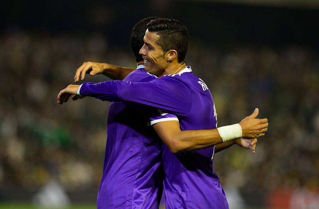 ريال مدريد يمطر شباك بيتيس بسداسية

