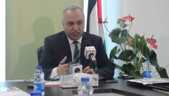 ريتش: قريباً جامعة أمريكية في القدس ومطاعم هارديز في رام الله
