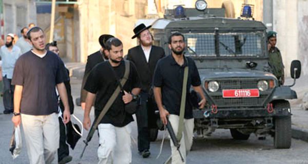 إصابة مواطن وزوجته