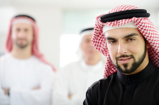 أشياء غريبة يفخر بها ويعشقها الرجل العربي

