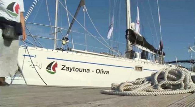 بعد احتجاز سفينة زيتونة، الاحتلال يرحل النشطاء عبر بن غوريون
