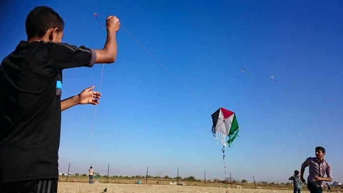 غزة: جيش الاحتلال يطلق النار على طائرة ورقية 
