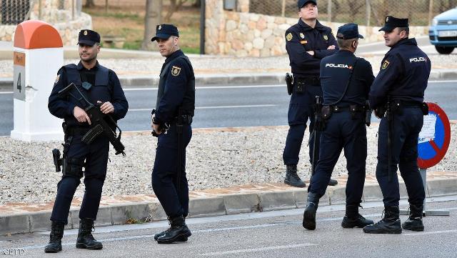 إسبانيا تعتقل 56 شخصاً بسبب 