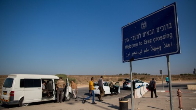 لماذا تم تقليص تصاريح الصلاة في الأقصى لسكان غزة؟