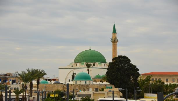 مظاهرات غاضبة داخل