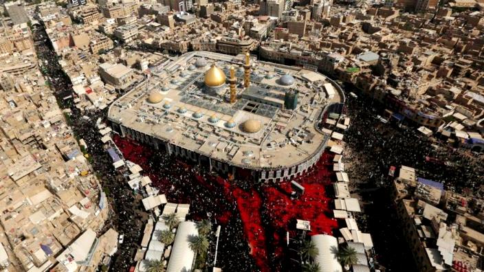 كربلاء: ملايين الشيعة يحيون اربعينية الحسين والأمن في حالة الانذار القصوى