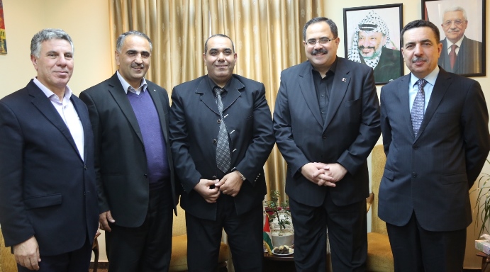 وزير التربية يصدر عدة قرارات إدارية جديدة بخصوص جامعة الأقصى