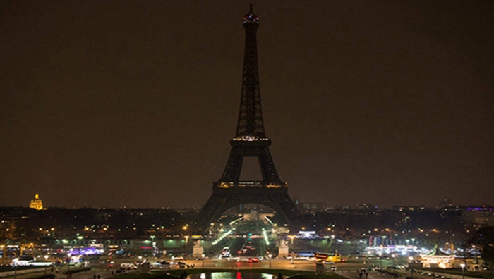 فرنسا تطفئ أنوار برج إيفل تضامنا مع حلب