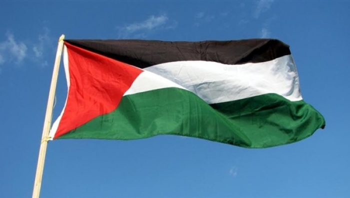 الأونروا تنفي إغلاق 6 مدارس لرفعها علم فلسطين
