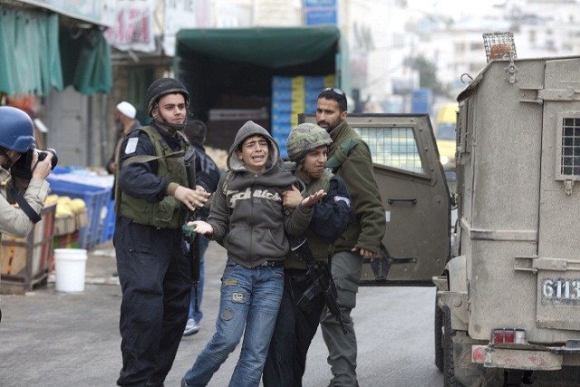 الاحتلال يعتقل مواطنا وثلاثة أطفال من القدس

