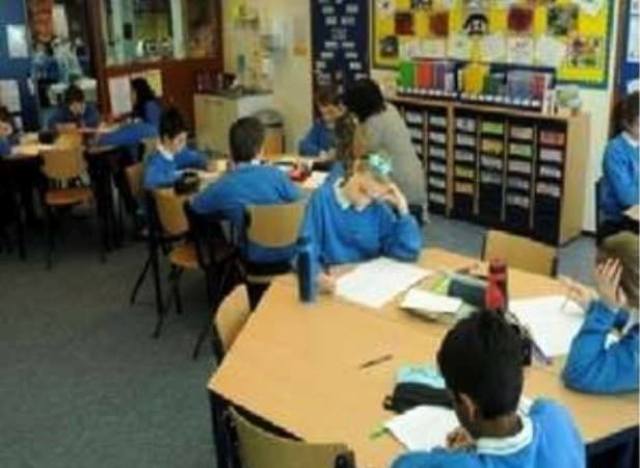 هولندا تتداول إجابة طفل عربي في الامتحان عن 