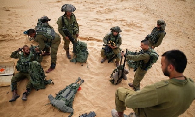 الجيش الإسرائيلي يفتش الهواتف الخلوية لجنوده