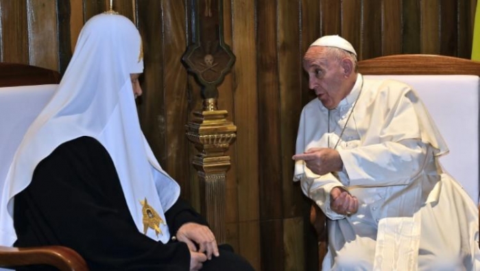 لقاء تاريخي بين بابا الفاتيكان والبطريرك الروسي في كوبا