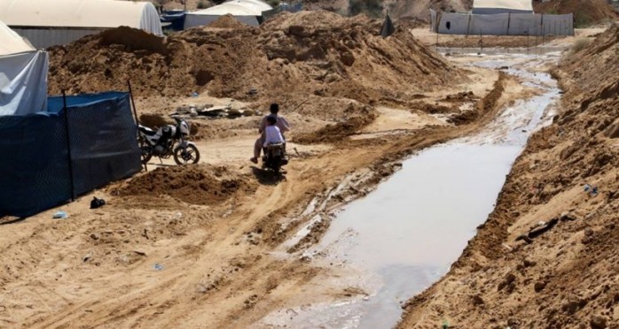 الحدود مع مصر تعاني انهيارات أرضية بسبب المياه المصرية