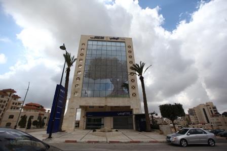 مجلس ادارة البنك الوطني يوصي بتوزيع ارباح نقدية بنسبة 5% على مساهميه 