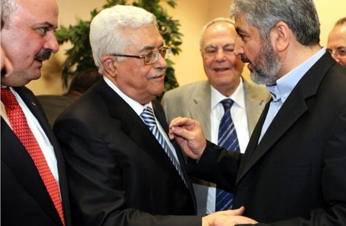 حماس: مشعل لن يلتقي عباس في الدوحة
