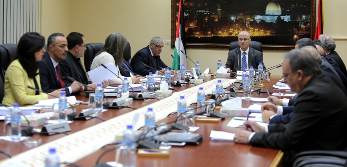 عاجل: الحكومة تهدد بإجراءات إدراية وقانونية بحق من يستمر بالاضراب اعتباراً من الغد