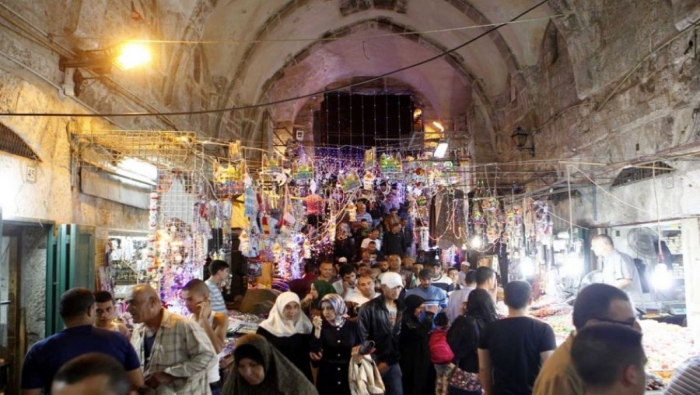 عليان: سحب الإقامة