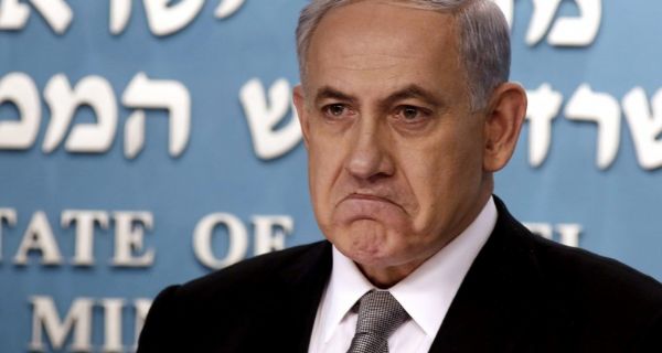 نتنياهو يدرس ترحيل عائلات الشهداء إلى غزة ويتصيد لإغلاق الفضائيات الفلسطينية 
