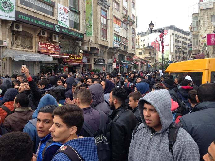 فيديو| مظاهرة طلابية