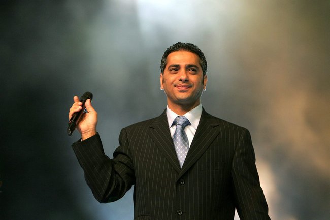 فضل شاكر يعود للغناء
