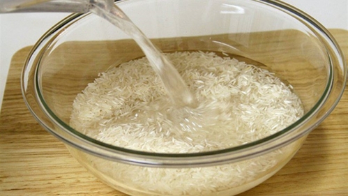 ماذا علينا أن نعمل بالأرز قبل طبخه ..هل نغسله؟
