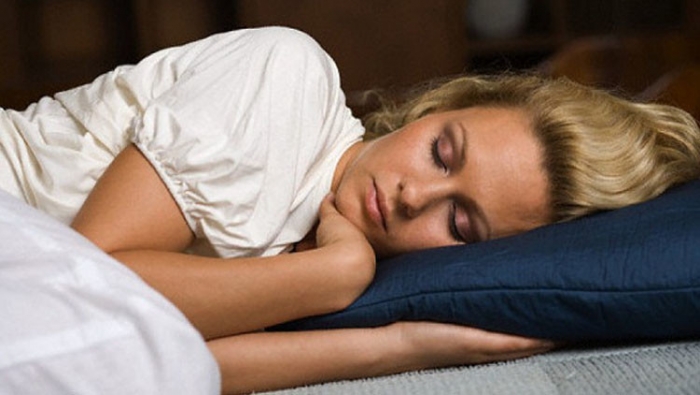 علماء: النوم ست ساعات في اليوم أكثر ضررا من الأرق
