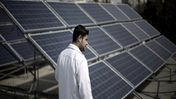 غزة تتحايل على الحصار.. هل تنجح في توليد الكهرباء من الطاقة الشمسية؟
