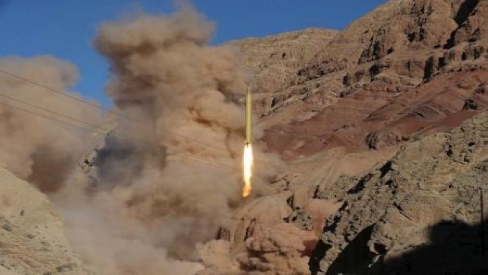 إيران تتعهد بمواصلة برنامجها الصاروخي رغم العقوبات الأمريكية الجديدة
