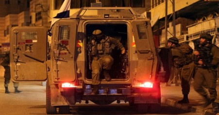 قوات الاحتلال تعتقل ستة مواطنين من نابلس
