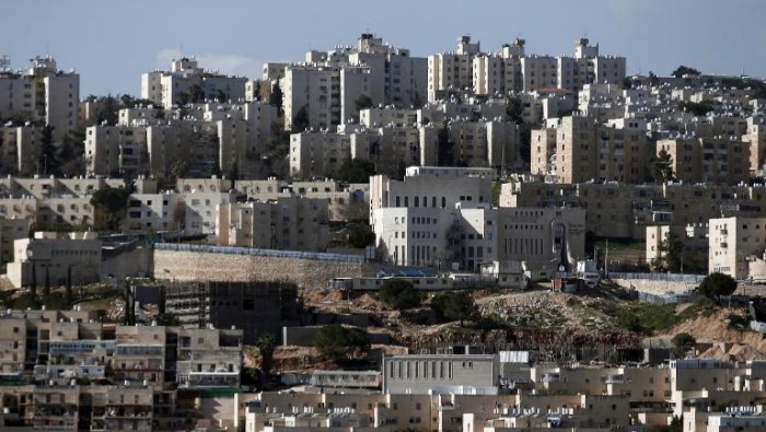نتنياهو ويعالون يصادقان على خطط لبناء مئات الوحدات السكنية في مستوطنات الضفة