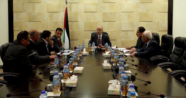 الحمد الله يبحث مع