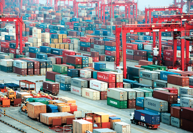 الصادرات الصينية الأولى عالمياً منذ 50 عاماً