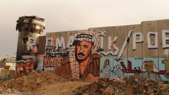 الخارجية: الخطط الاستيطانية في قلنديا اغتيال جديد لعاصمة دولة فلسطين
