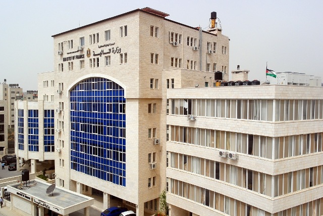 المالية: رواتب الموظفين