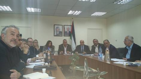 وزارة العمل تطالب