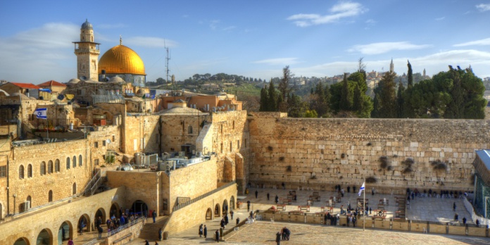 في نيسان: 124 انتهاكاً إسرائيلياً بحق المقدسات 
