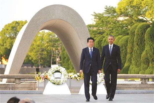 أوباما ينعى ضحايا هيروشيما.. ولا يعتذر!

