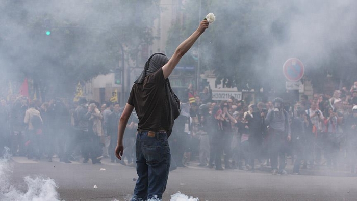 موجة إضرابات جديدة تهدد فرنسا احتجاجاً على تعديل قانون العمل