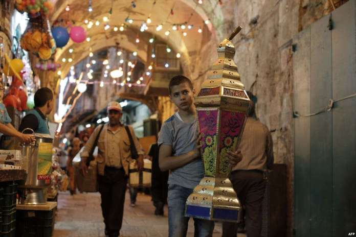 في رمضان: الاحتلال يعاقب الفلسطينيين جماعياً 
