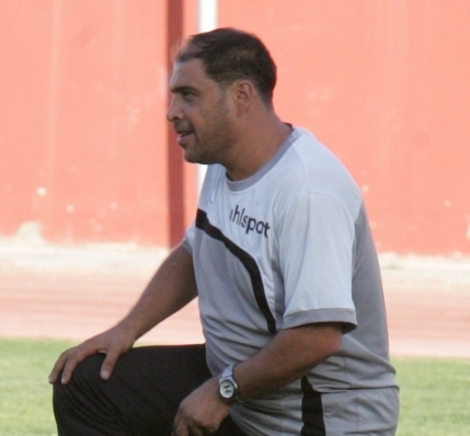 الأردني عساف يتولى تدريب شباب الخليل
