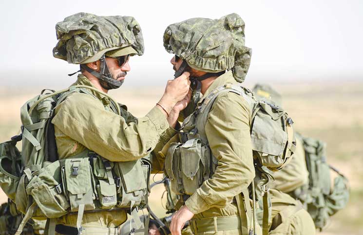 ﻿مدع عسكري إسرائيلي يصف الفلسطينيين بـ