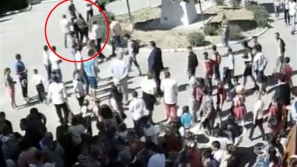 بالفيديو: أستاذ يصفع زميلته أمام الطلاب!
