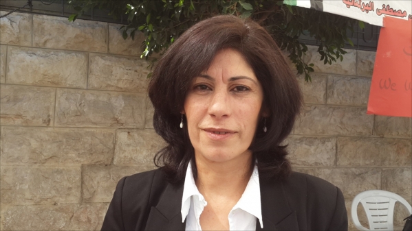 الرئيس عباس يهنئ النائب جرار بإطلاق سراحها من سجون الاحتلال
