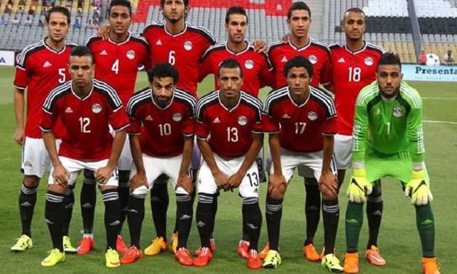 ثنائية صلاح تقود