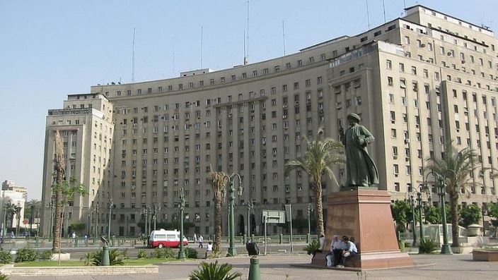 بعد 64 سنة خدمة.. لماذا تريد الحكومة المصرية إغلاق مبنى مجمع ميدان التحرير؟