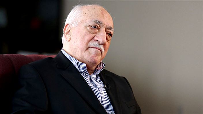 من هو الداعية غولن... المتهم الرئيسي بالانقلاب في تركيا
