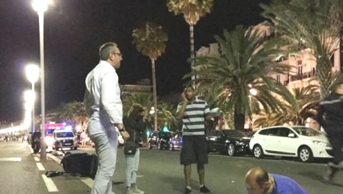 30 قتيلاً في حادث دهس في نيس في فرنسا